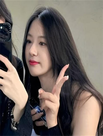 《三颗星彩色冒险》象征隐喻解析：符号意义与深层寓意探讨，现象级作品